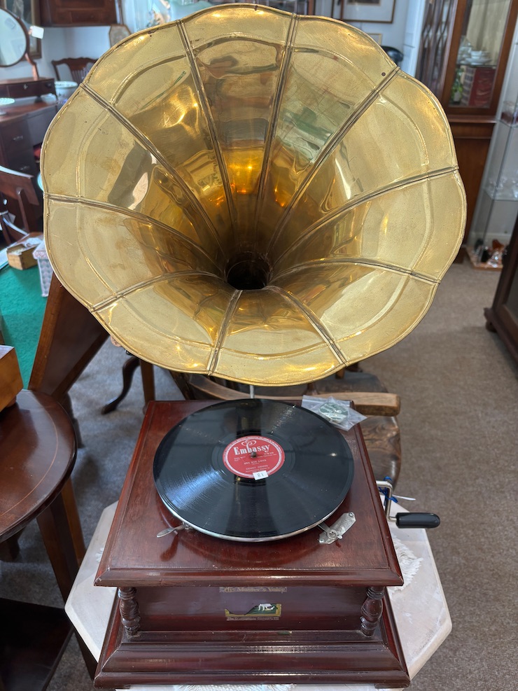  Wind-up Gramaphone